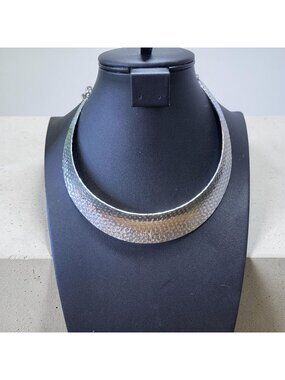 Hammered Silver Tone Collar Necklace With Adjustable Chain Clasp 70's Glam